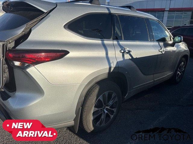 used 2021 Toyota Highlander car