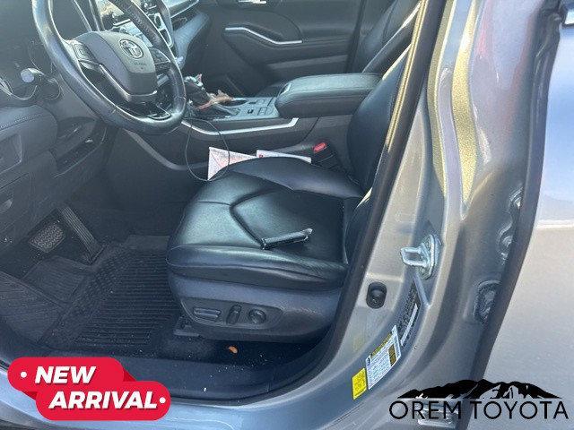 used 2021 Toyota Highlander car