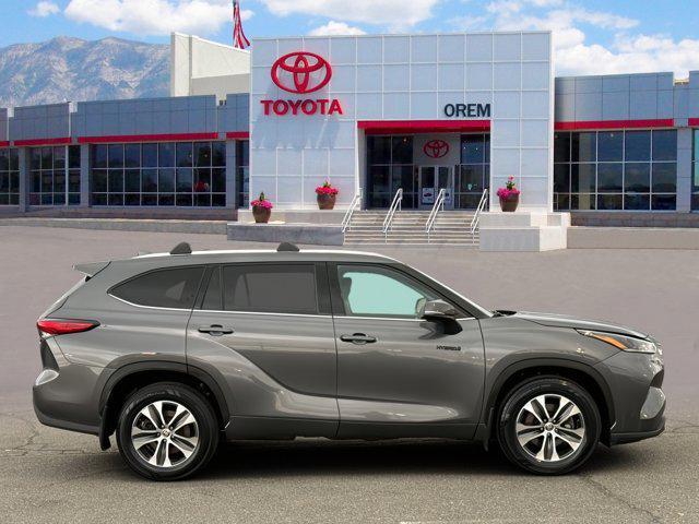 used 2021 Toyota Highlander Hybrid car, priced at $30,412