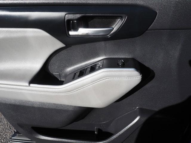 used 2021 Toyota Highlander Hybrid car, priced at $19,991