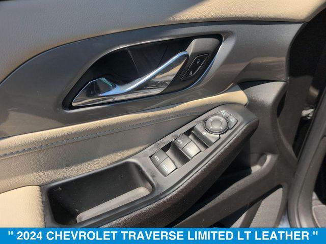 used 2024 Chevrolet Traverse car, priced at $35,899