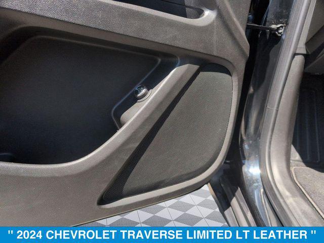 used 2024 Chevrolet Traverse car, priced at $35,899