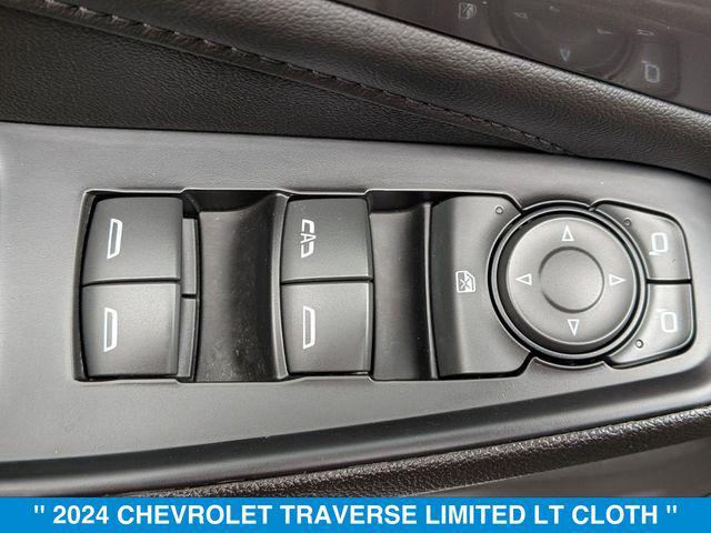 used 2024 Chevrolet Traverse car, priced at $29,000