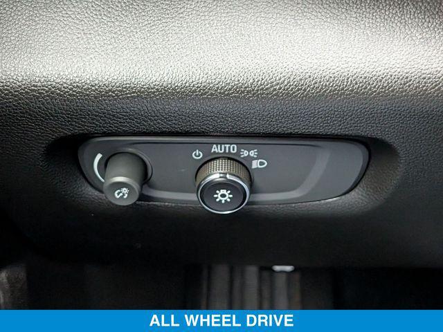 used 2023 Chevrolet Traverse car, priced at $27,700