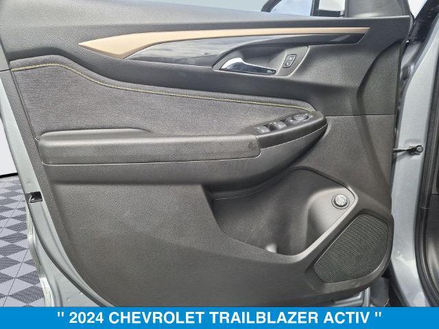 used 2024 Chevrolet TrailBlazer car, priced at $25,776