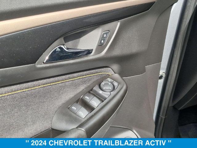 used 2024 Chevrolet TrailBlazer car, priced at $25,776