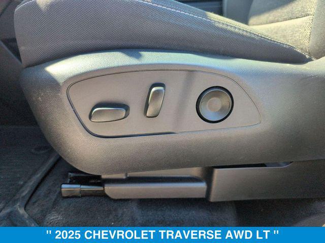 used 2025 Chevrolet Traverse car, priced at $35,699
