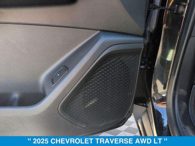 used 2025 Chevrolet Traverse car, priced at $35,699