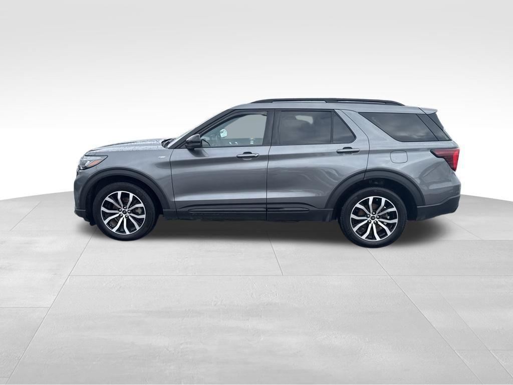 used 2025 Ford Explorer car, priced at $39,978