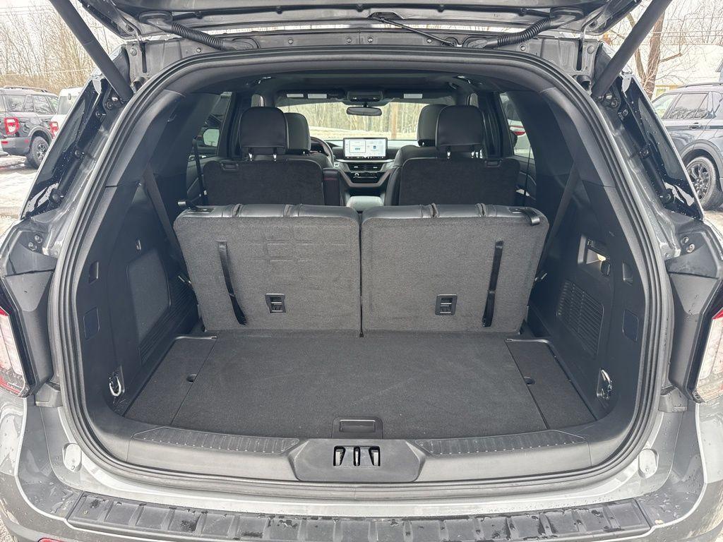 used 2025 Ford Explorer car, priced at $39,978