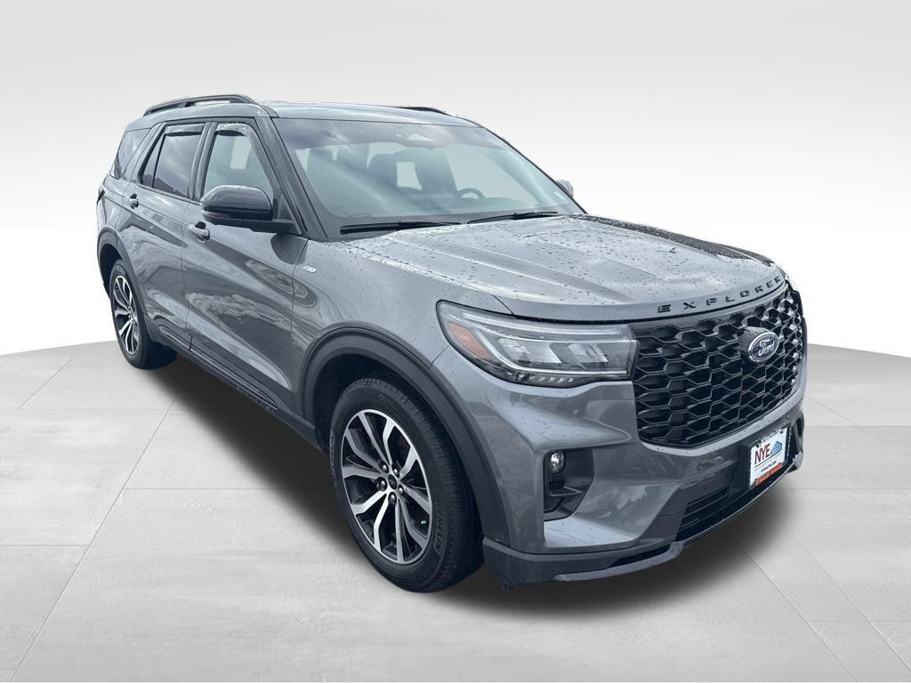 used 2025 Ford Explorer car, priced at $39,978
