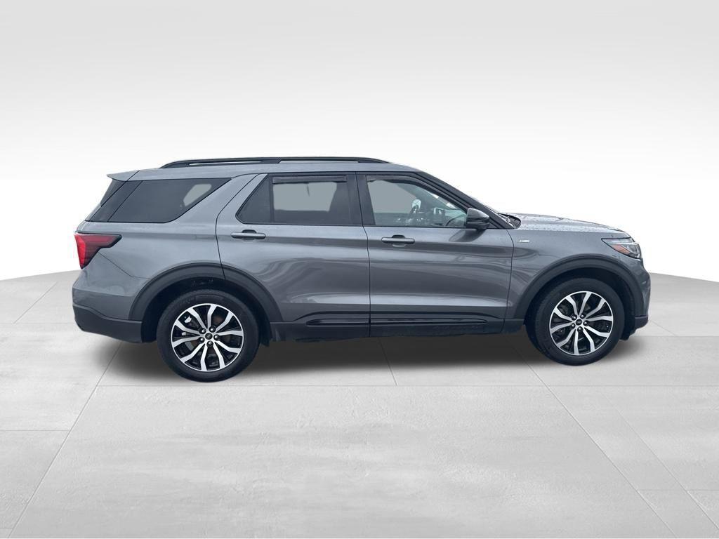 used 2025 Ford Explorer car, priced at $39,978
