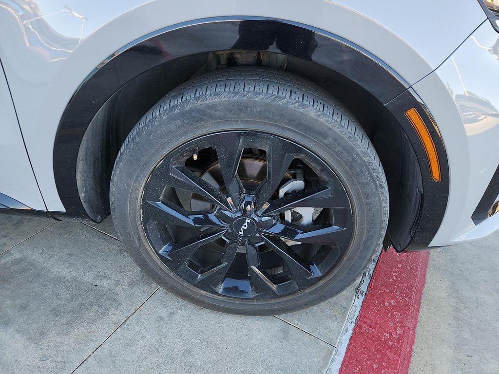 used 2022 Kia Sorento car, priced at $27,906