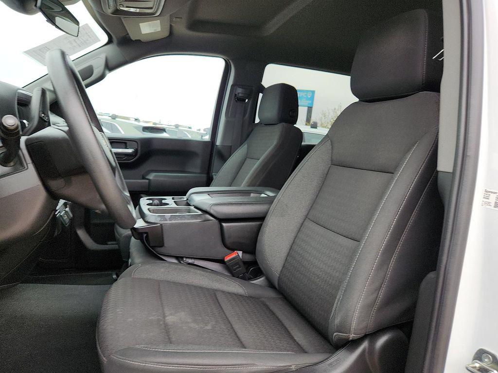 used 2024 Chevrolet Silverado 1500 car, priced at $31,995