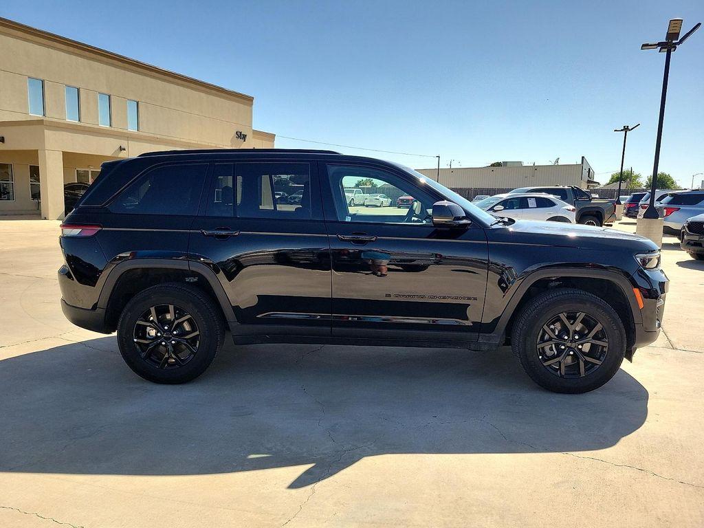 used 2025 Jeep Grand Cherokee car, priced at $34,995