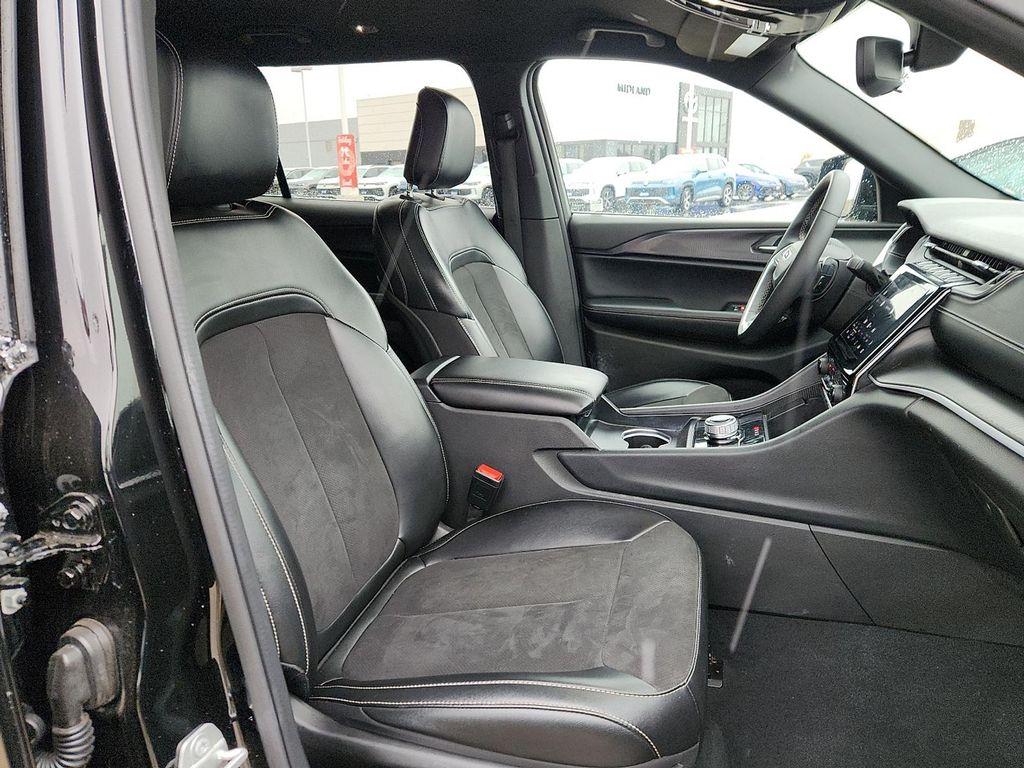 used 2024 Jeep Grand Cherokee L car, priced at $28,498