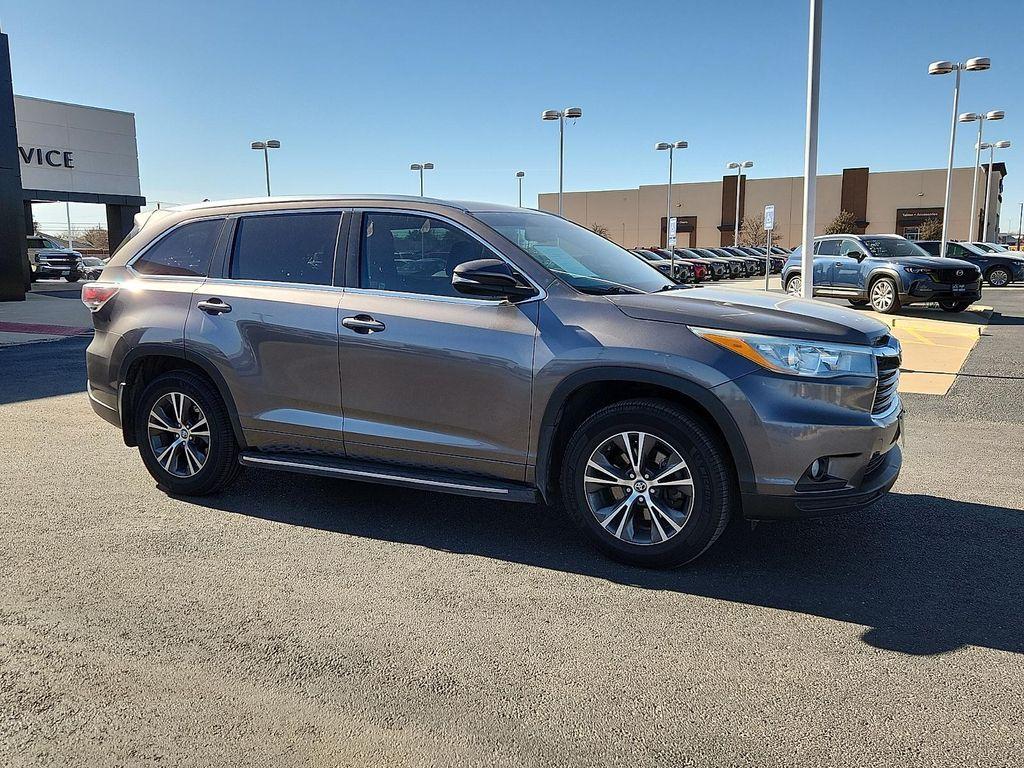 used 2016 Toyota Highlander car, priced at $16,725
