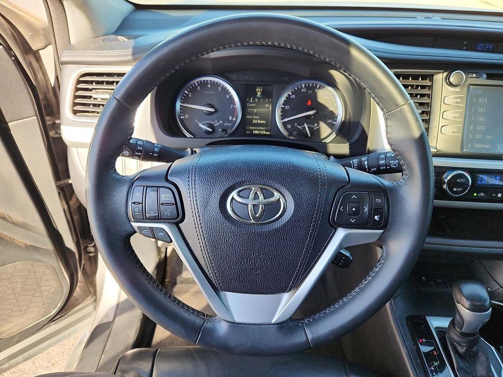 used 2016 Toyota Highlander car, priced at $16,725