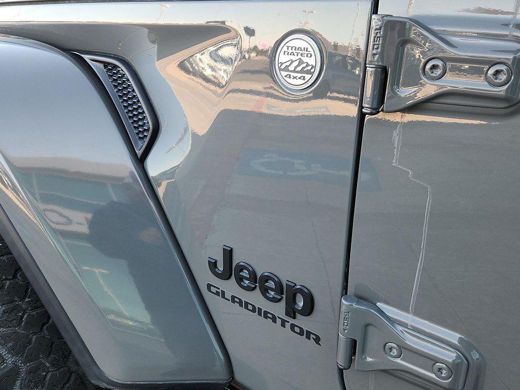 used 2021 Jeep Gladiator car, priced at $29,367