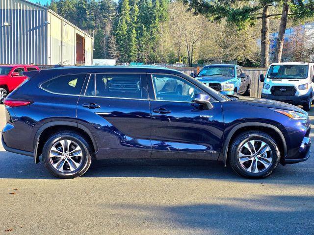used 2020 Toyota Highlander Hybrid car, priced at $28,995