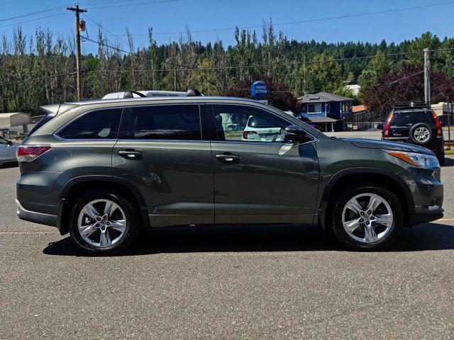 used 2015 Toyota Highlander car, priced at $22,995