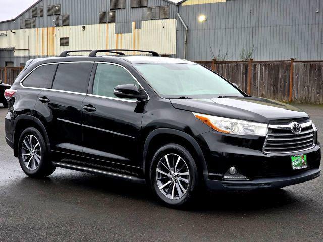 used 2015 Toyota Highlander car, priced at $15,995