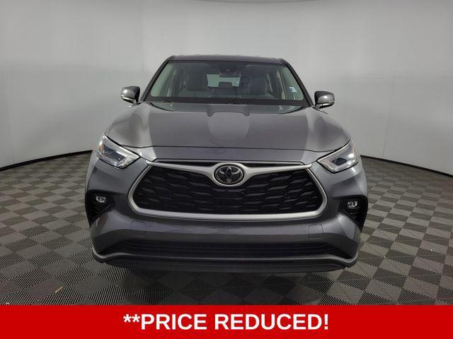 used 2021 Toyota Highlander car, priced at $27,664