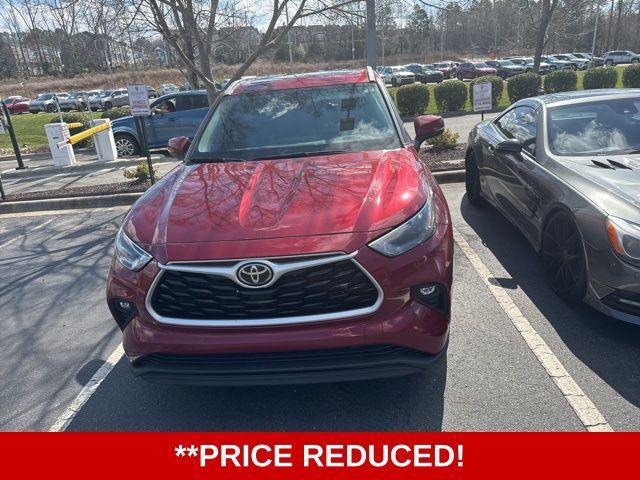 used 2022 Toyota Highlander car, priced at $28,781