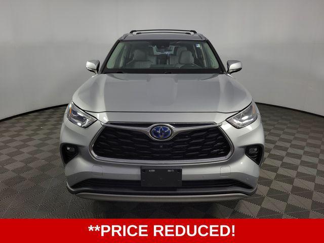 used 2020 Toyota Highlander Hybrid car, priced at $35,156