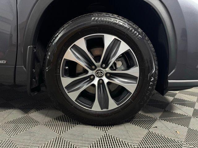 used 2025 Toyota Highlander Hybrid car, priced at $46,993