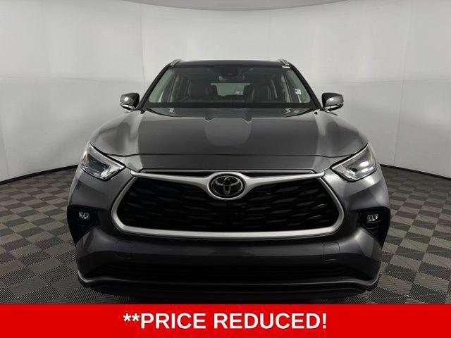 used 2025 Toyota Highlander Hybrid car, priced at $46,993