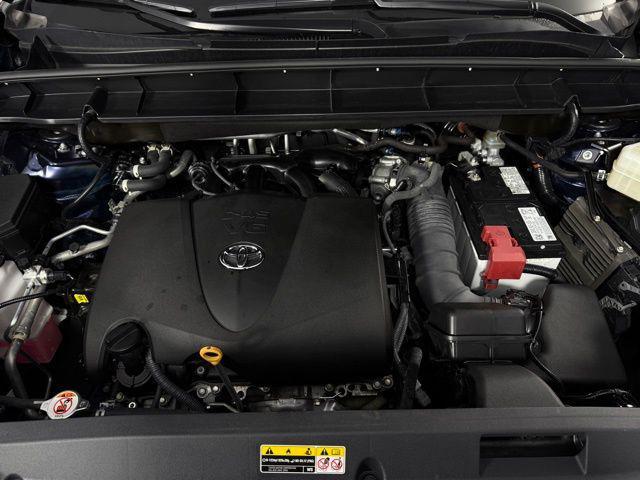 used 2022 Toyota Highlander car, priced at $27,856
