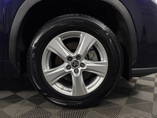 used 2022 Toyota Highlander car, priced at $27,856