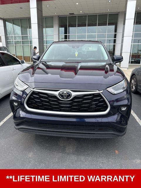 used 2022 Toyota Highlander car, priced at $28,449