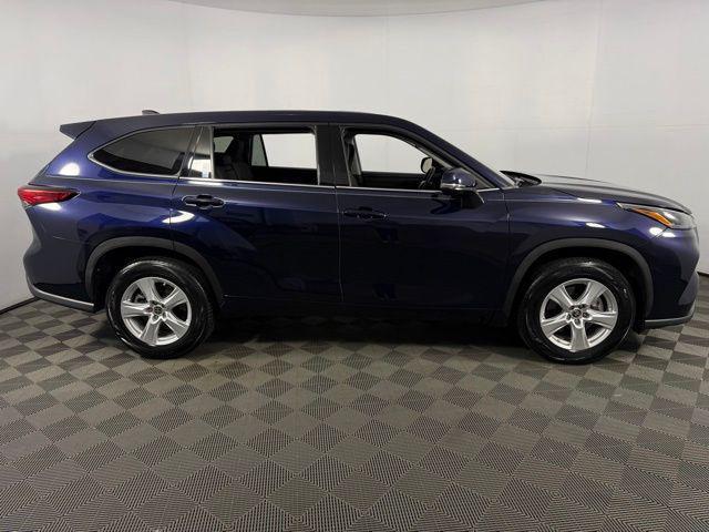 used 2022 Toyota Highlander car, priced at $27,856