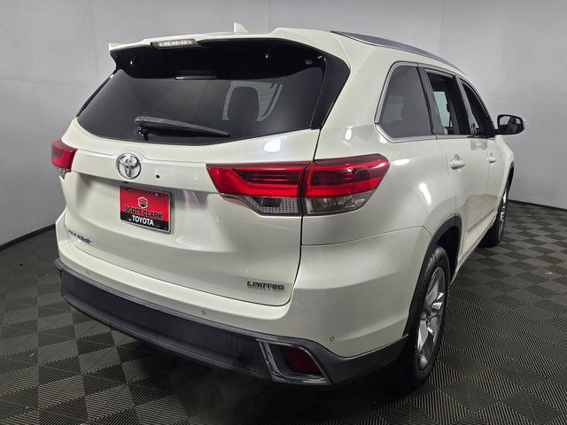 used 2018 Toyota Highlander car, priced at $24,413