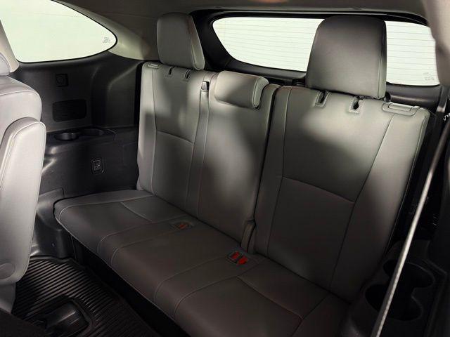 used 2022 Toyota Highlander car, priced at $34,026