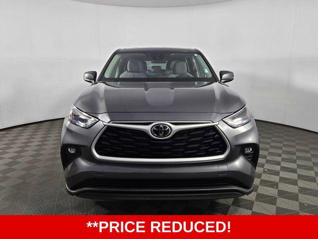 used 2024 Toyota Highlander car, priced at $36,000