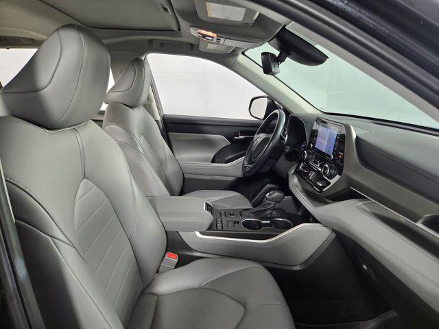 used 2021 Toyota Highlander car, priced at $31,934