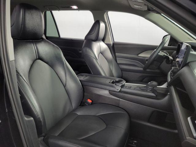 used 2025 Toyota Grand Highlander car, priced at $46,850