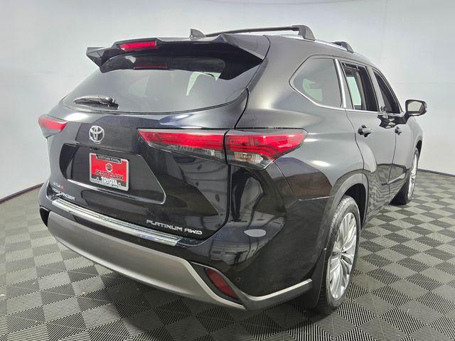 used 2023 Toyota Highlander car, priced at $44,395