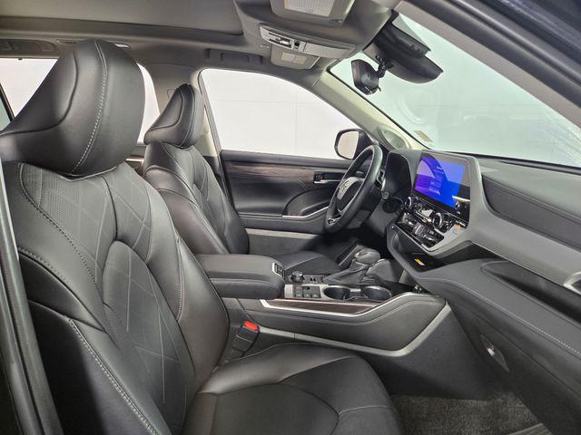 used 2023 Toyota Highlander car, priced at $44,395