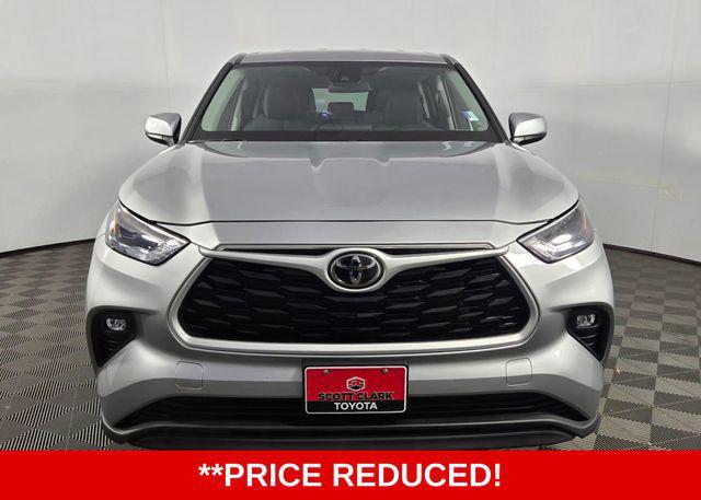 used 2024 Toyota Highlander car, priced at $35,100