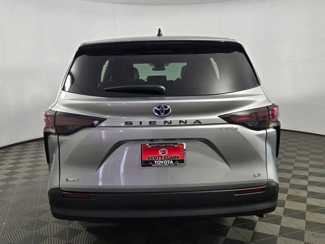 used 2025 Toyota Sienna car, priced at $45,094