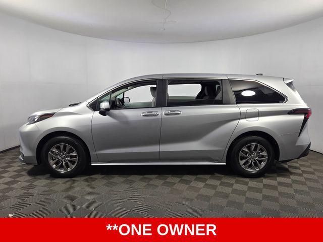 used 2025 Toyota Sienna car, priced at $45,094
