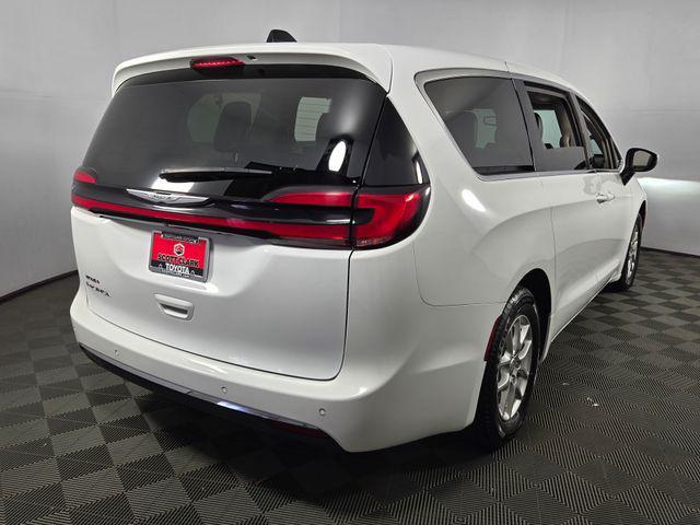 used 2023 Chrysler Pacifica car, priced at $25,800