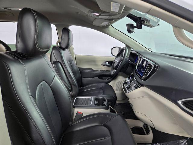 used 2023 Chrysler Pacifica car, priced at $25,800