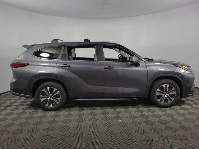 used 2023 Toyota Highlander car, priced at $33,303