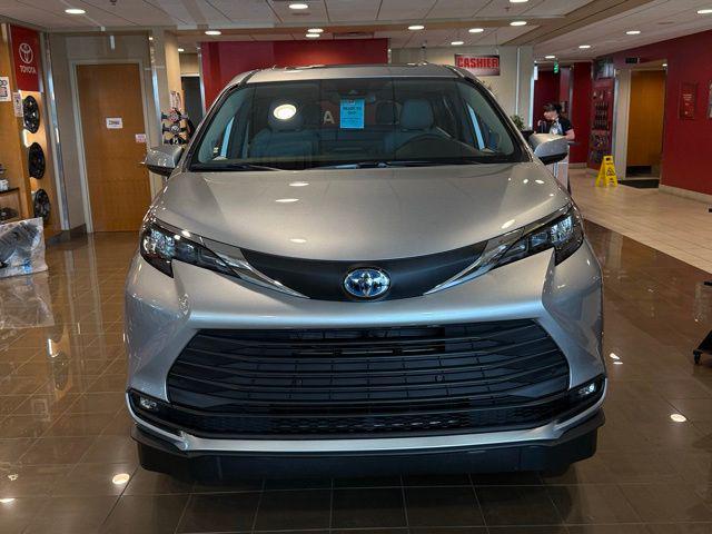 used 2025 Toyota Sienna car, priced at $89,887