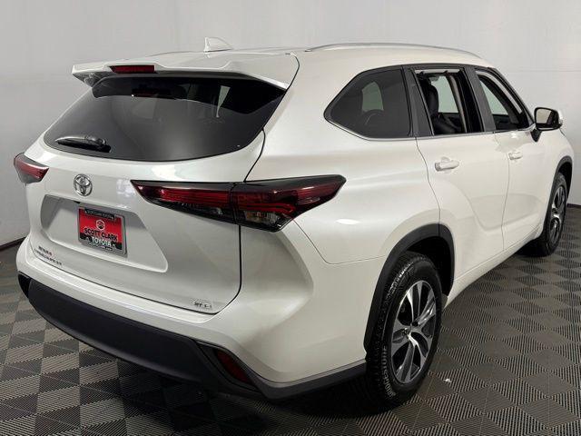 used 2025 Toyota Highlander car, priced at $43,490